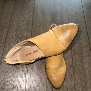 Pierre Dumas Women's Mustard Flats (S2266)